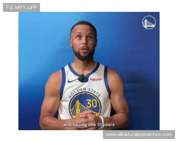 库里无球跑位制造空位，拉开防守胜于上季