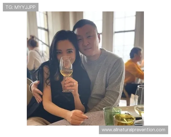 王励勤退役后住上海老洋房，每天五点起床打理院子，邻居说他买菜都用现金