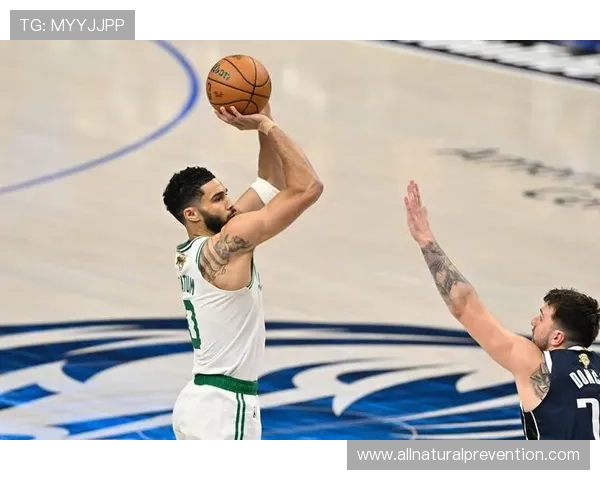 诺维茨基高效无球跑位拉开空间改变独行侠进攻体系