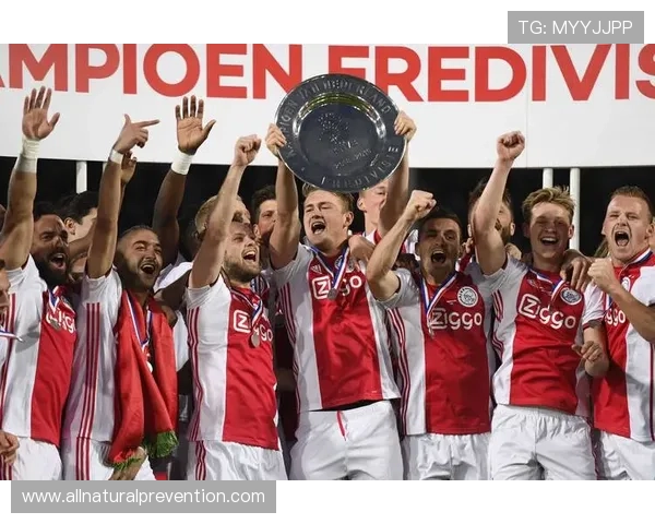 阿贾克斯荷甲竞争力下滑:球队近期表现波动,对联赛竞争格局带来变化 阿贾克斯荷甲竞争力下滑:球队近期表现波动,对联赛竞争格局带来变化